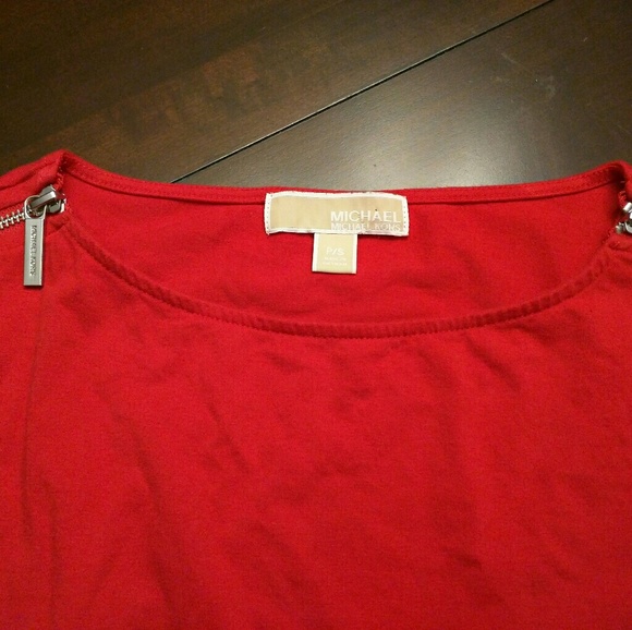 Michael Kors top w/ silver zipper on shoulders - Picture 3 of 4